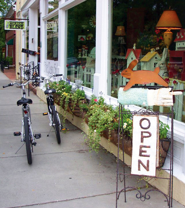Southern Pines - Storefront & Bikes