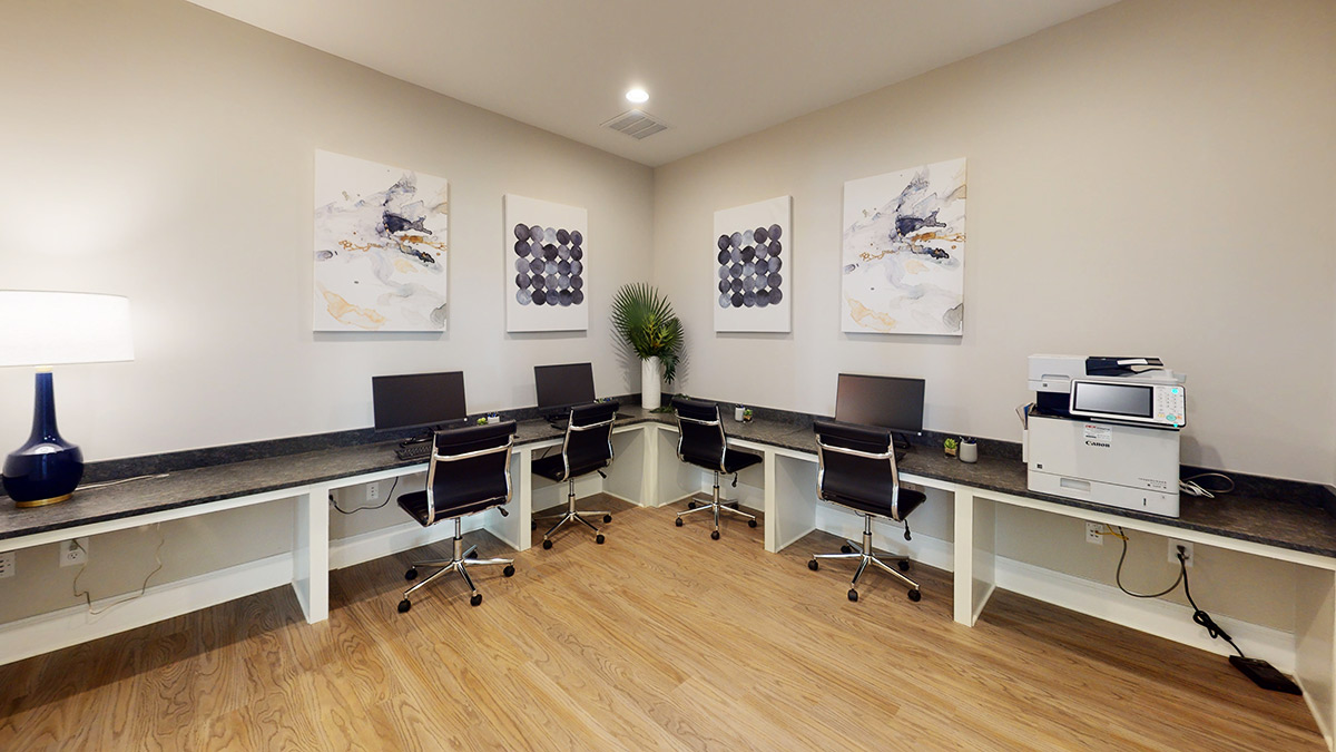 The Retreat at Sixty Eight - Business Center