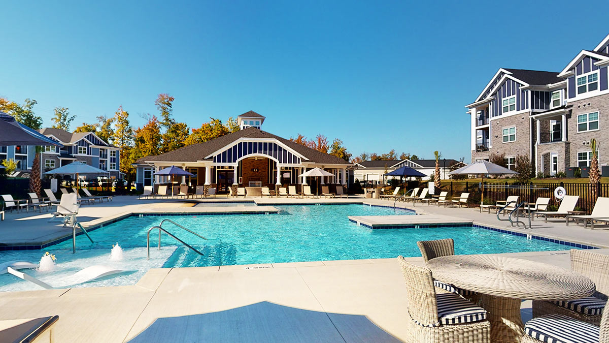 The Retreat at Sixty Eight - Pool & Clubhouse