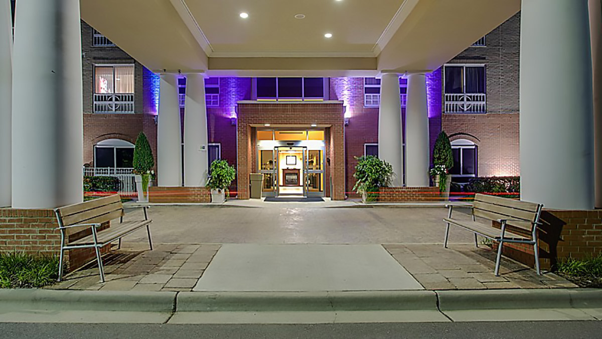 Holiday Inn Express & Suites Raleigh SW NC State RRG