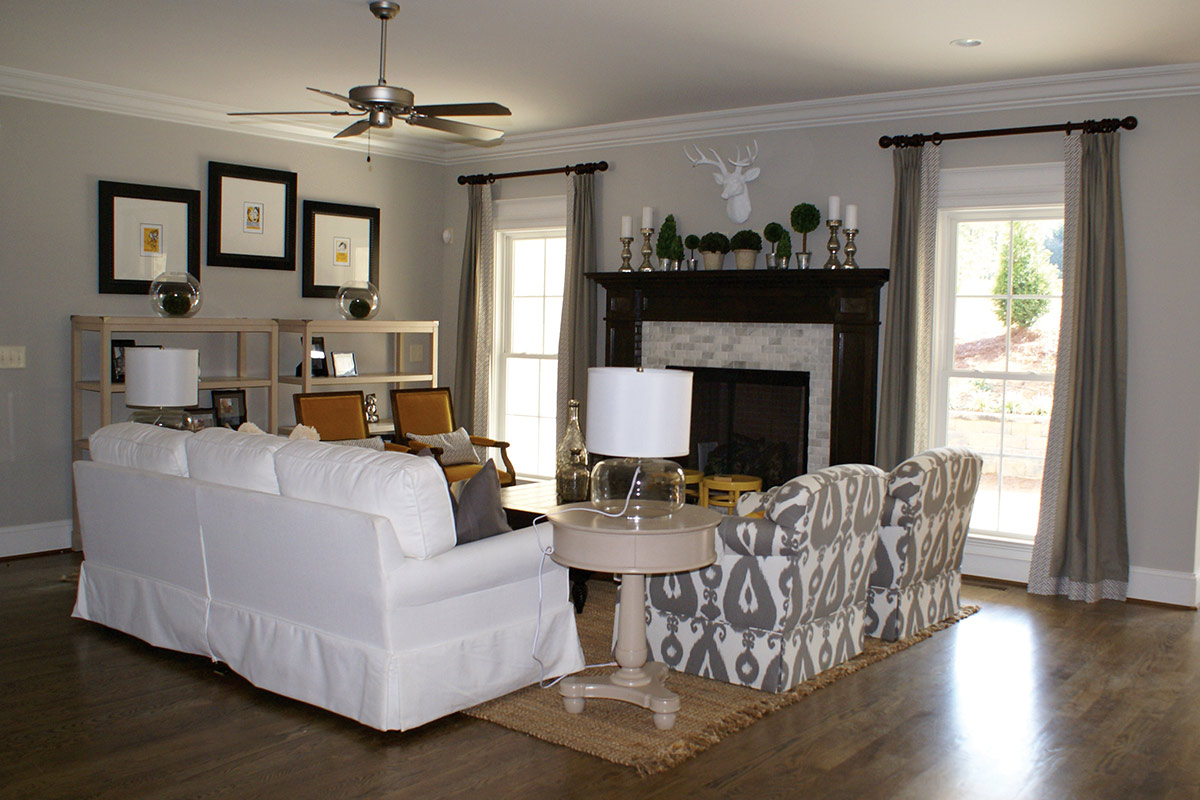 R&K Custom Homes - Living Room